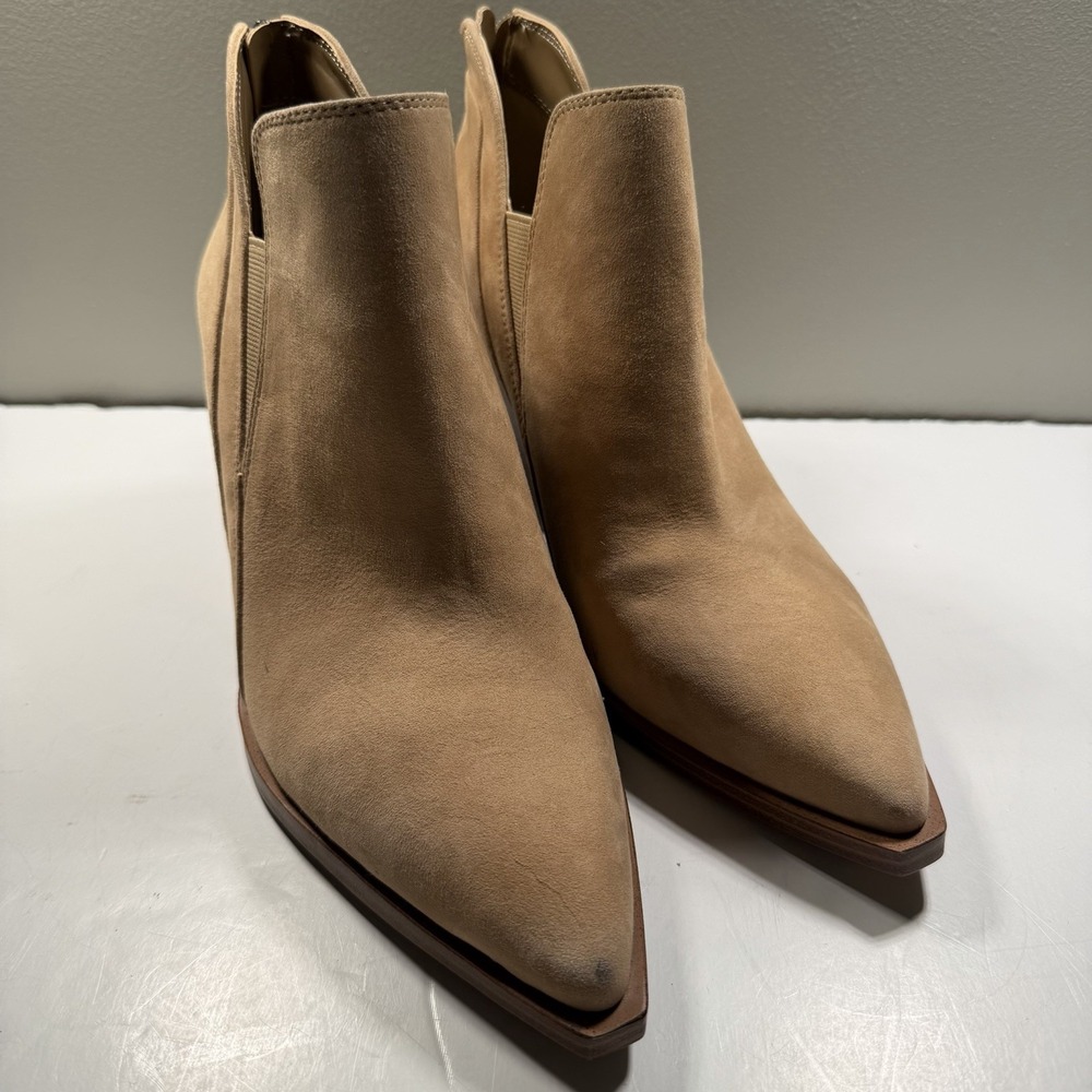 Vince Camuto New Pointed Toe Bootie 9.5 Camel Color Suede Zip Back